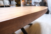 Randafwerking ovale tafel mangohout 240 cm
