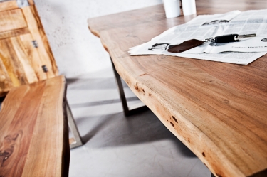 massief houten boomstam tafel